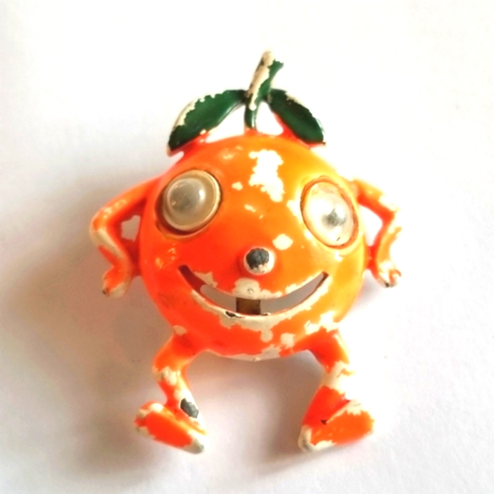 Vintage orange pin wiggly eyes anthropomorphic brooch fruit weird strange